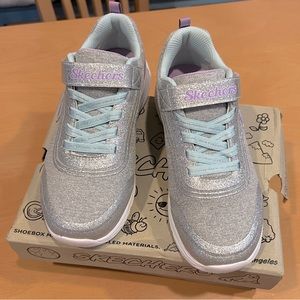 SKECHERS Little Girls Dreamy Lites Ready To Shine Stay-Put Sneakers 2.5 W